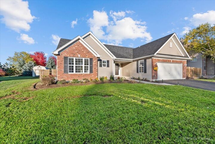 Property Photo: 583 Bayfield Drive IL 60115