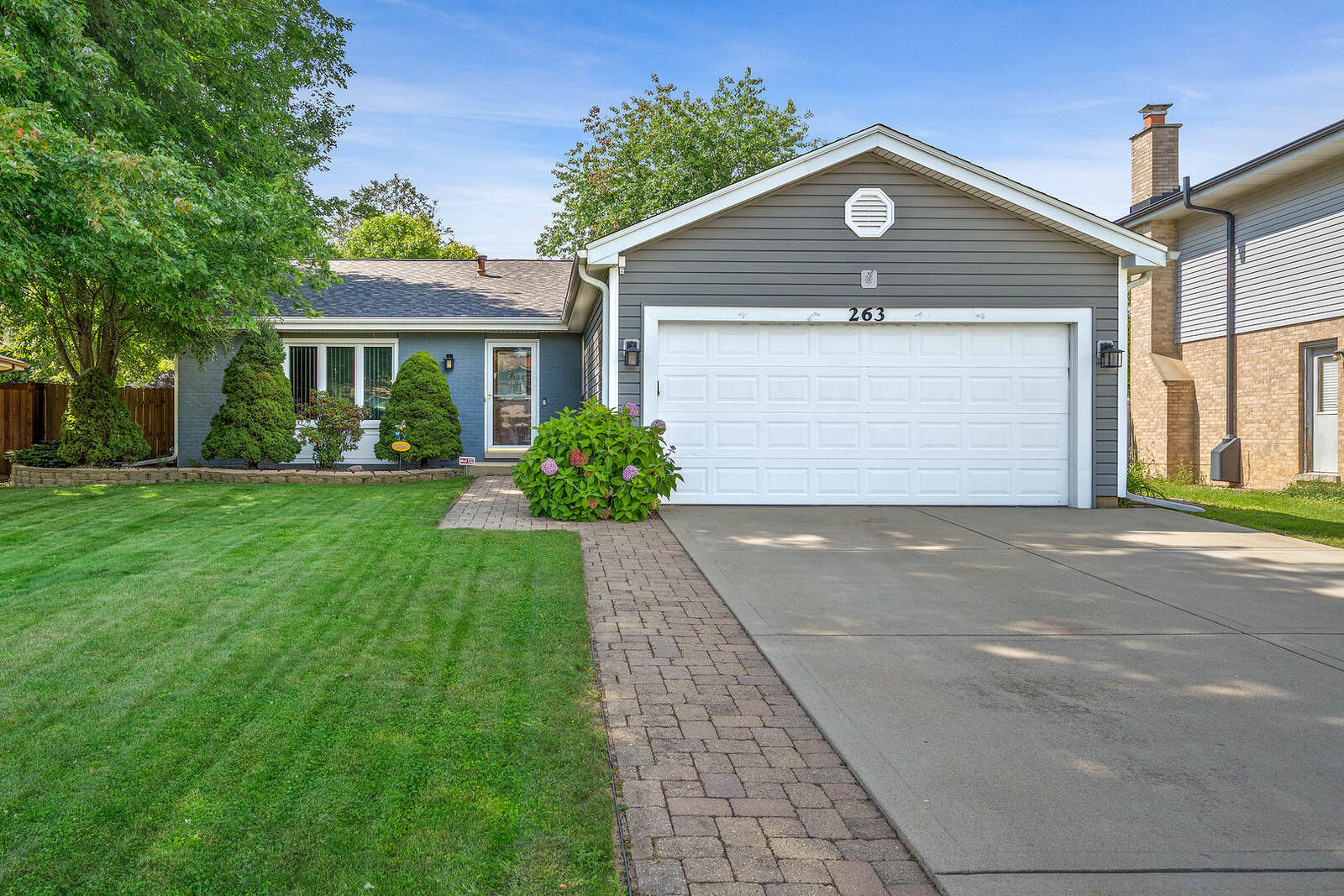 Property Photo:  263 Deming Place  IL 60559 