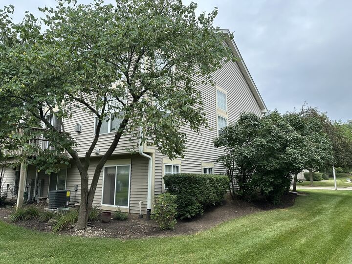 Property Photo:  705 Littleton Trail  IL 60120 