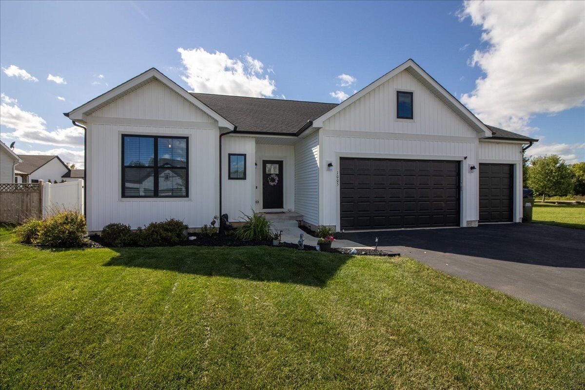 Property Photo:  1005 Joel Lane  IL 60135 