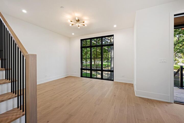 Property Photo:  2422 Grant Street  IL 60201
