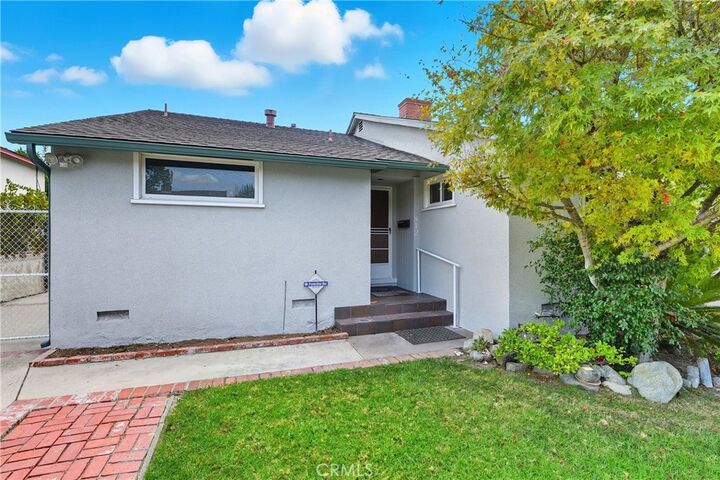 Property Photo:  812 Uclan Drive  CA 91504 