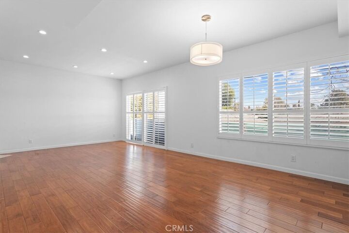 Property Photo:  5324 Kester Avenue 12  CA 91411 