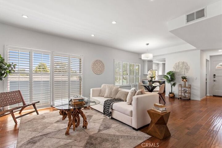 Property Photo:  5324 Kester Avenue 12  CA 91411 