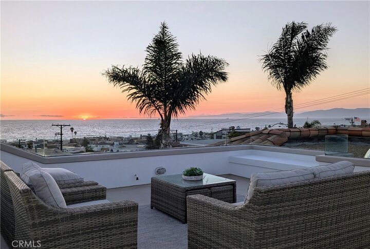 Property Photo:  1550 Monterey Boulevard  CA 90254 