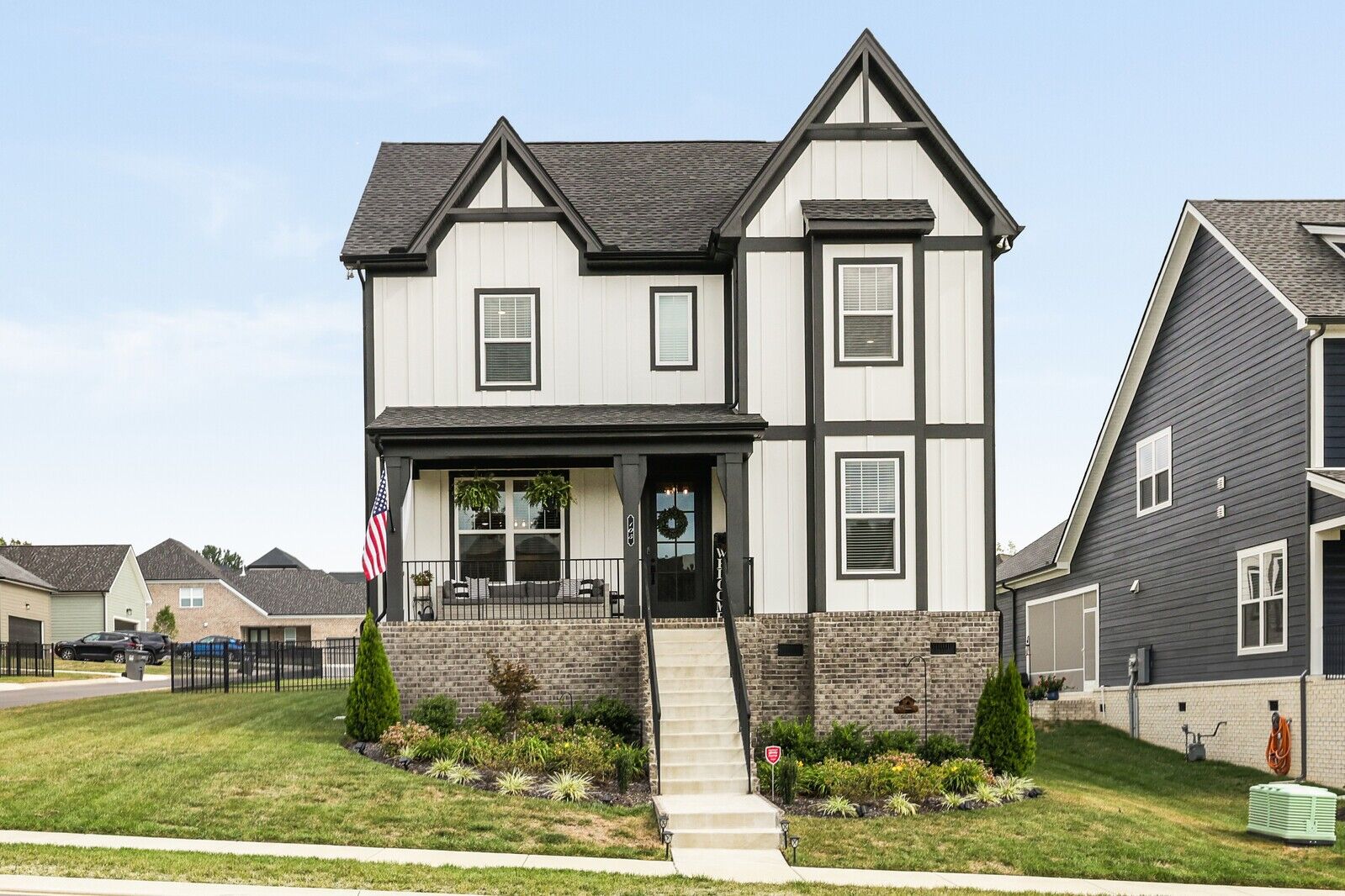 Property Photo: 105 Stonehaven Way TN 37075