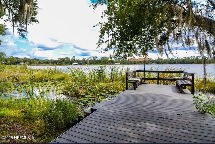 Property Photo:  103 Beacon Street  FL 32148 