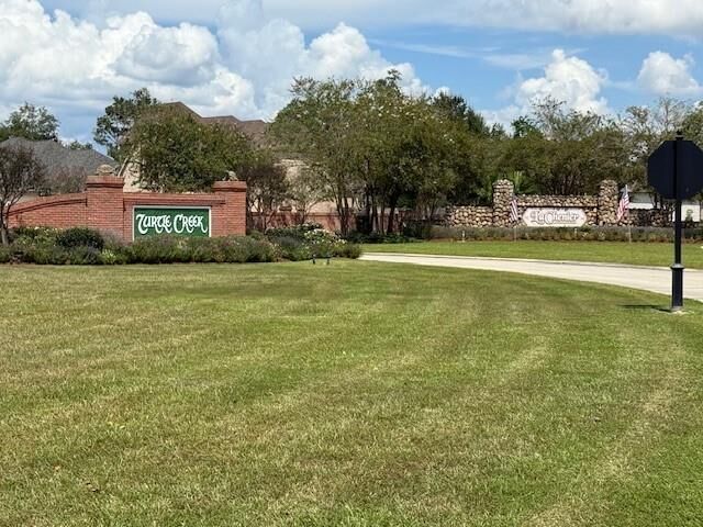 Property Photo: 249 La Chenier Drive LA 70461