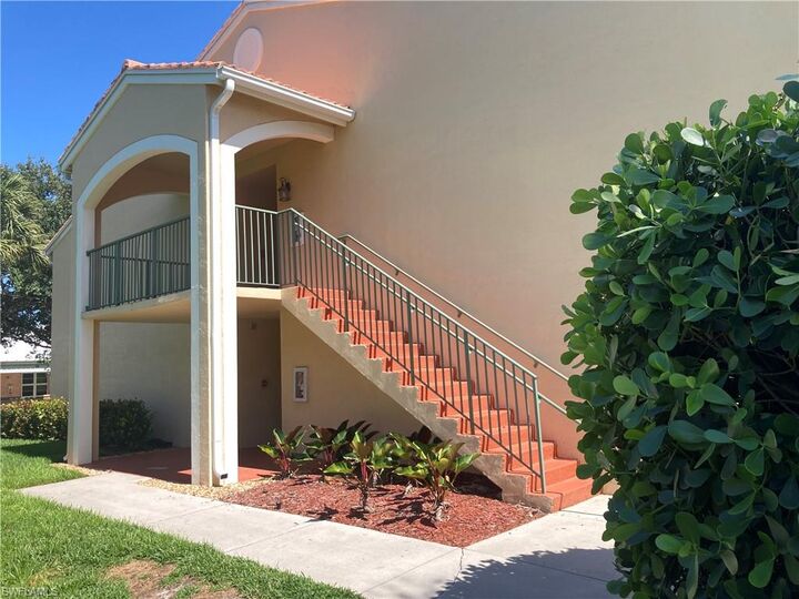 Property Photo: 1210 Wildwood Lakes Blvd 202 FL 34104