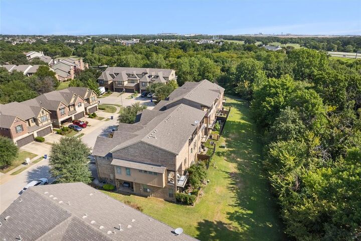 Property Photo: 925 Brook Forest Lane TX 76039
