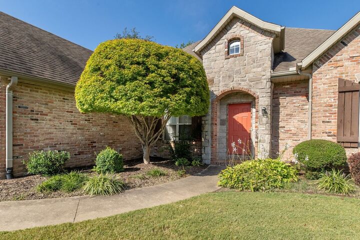 Property Photo:  4420 W Collins Circle  AR 72758 