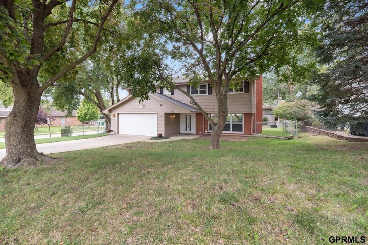 Property Photo:  5406 N Oaks Boulevard  NE 68134 