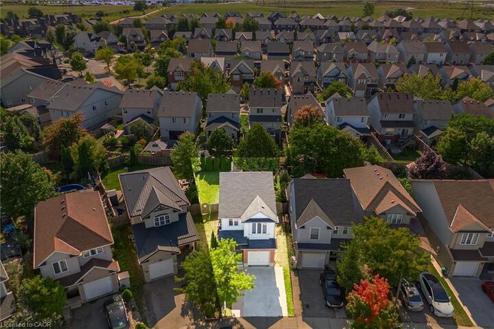 Photo de la propriété:  525 Chablis Drive  ON N2T 2Y1 