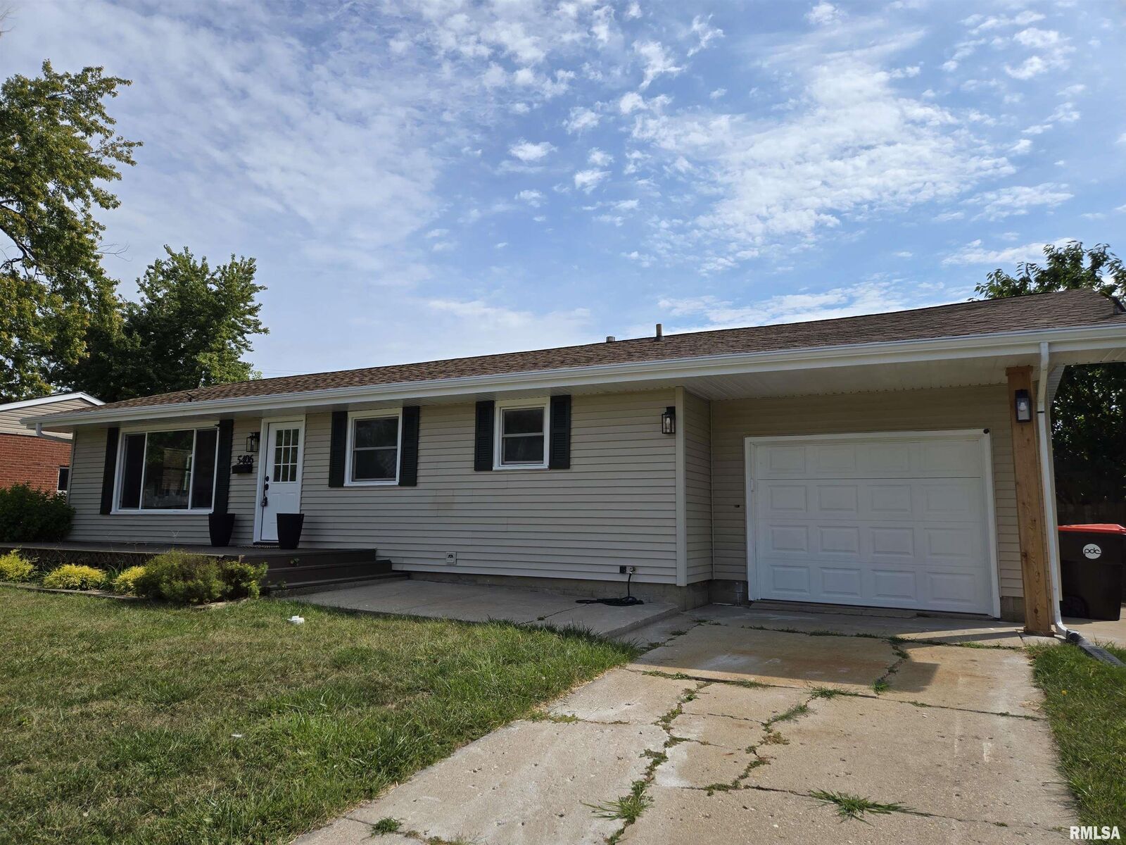 Property Photo: 5406 N Arrow Drive IL 61614