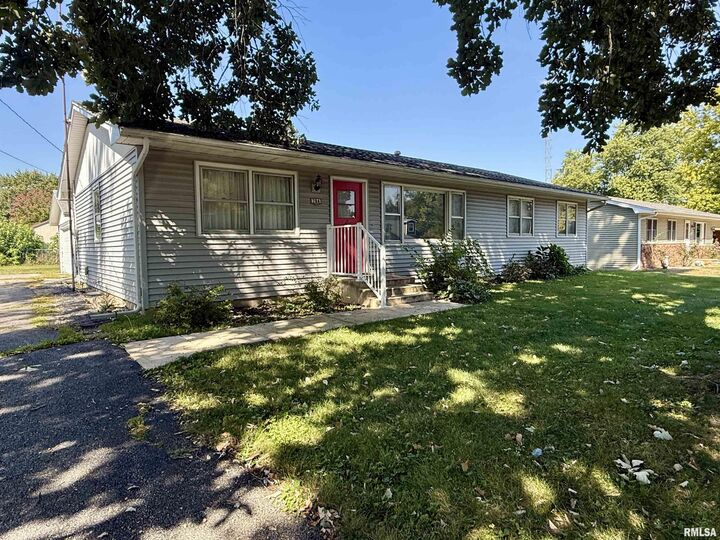 Property Photo: 784 S Broad Street IL 61448