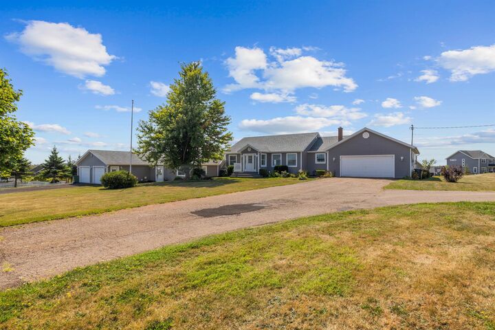 Property Photo:  1 Edie'S Way  PE C1B 0J7 