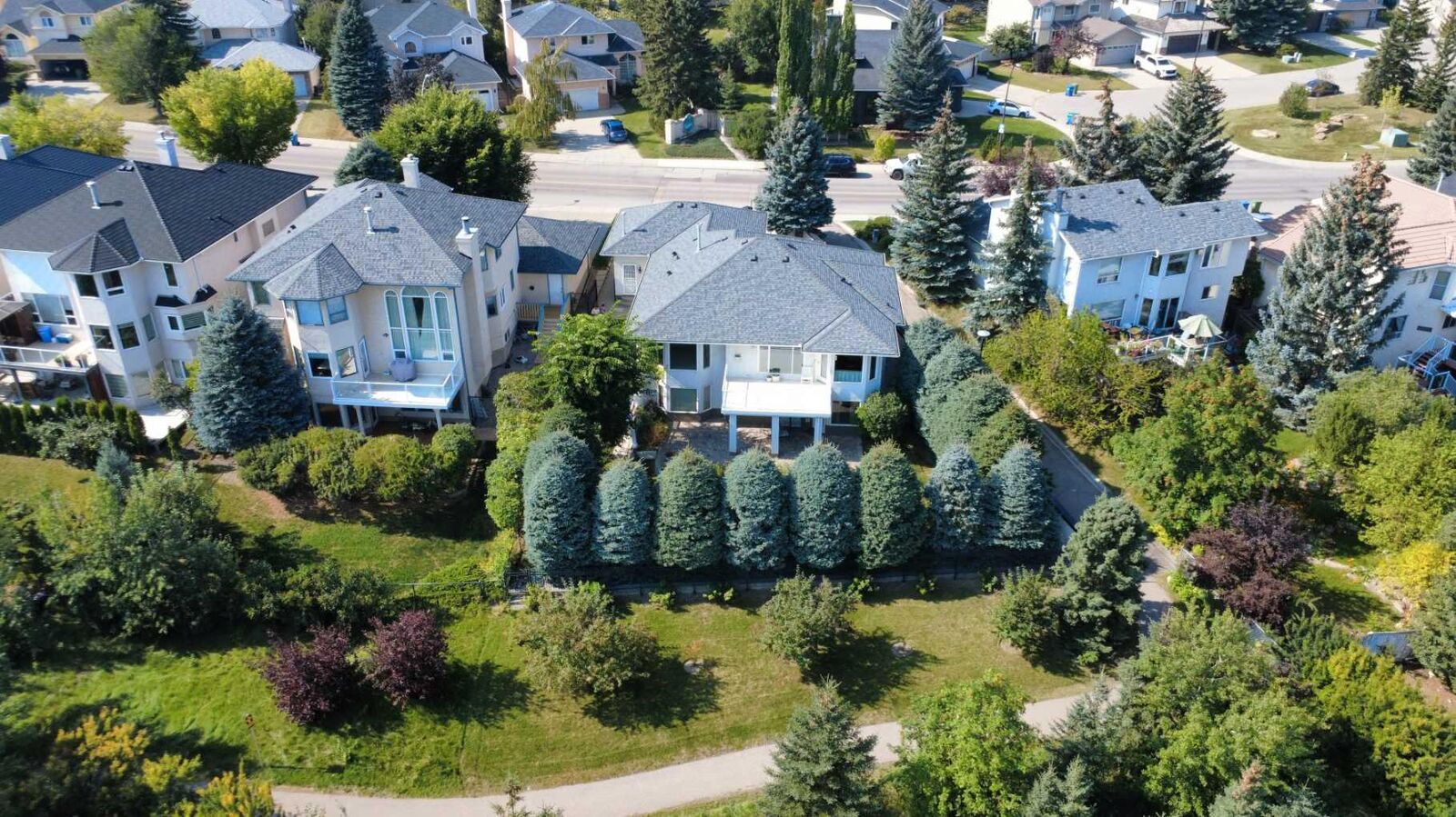 Photo de la propriété:  2922 Signal Hill Drive SW  AB T3H 2W1 