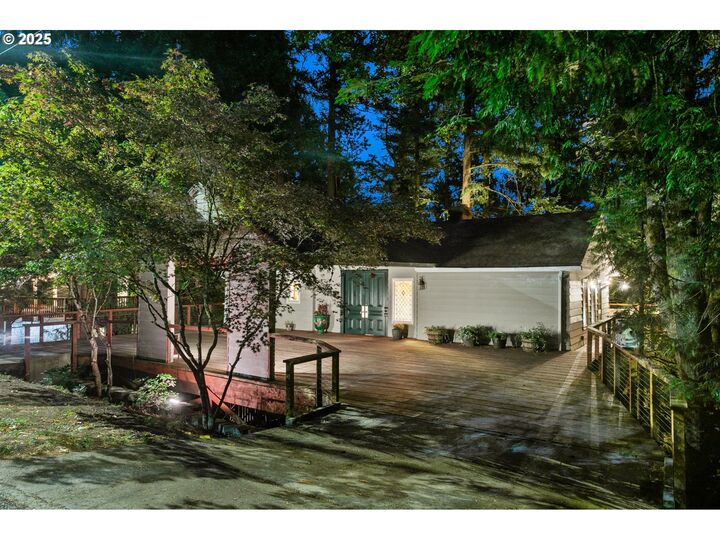 Property Photo:  4068 SW Hewett Blvd  OR 97221 