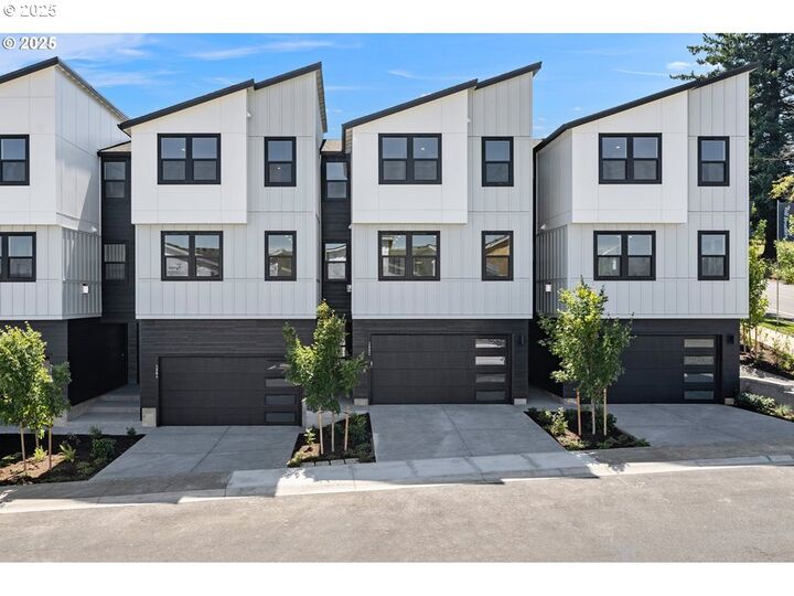 Property Photo: 3984 NW 64th Ave 18 WA 98607