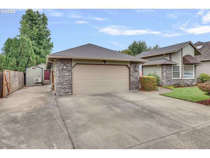 Property Photo:  312 NE 14th Ave  OR 97013 