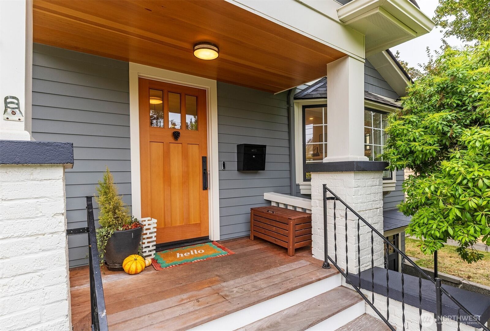 Property Photo:  1815 N 55th Street  WA 98103 