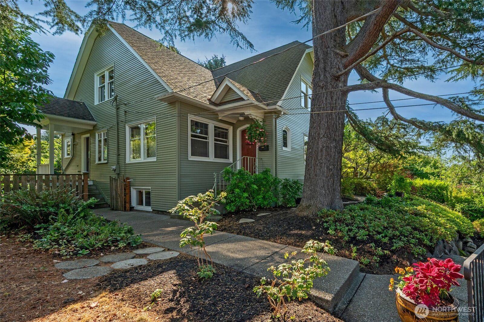 Property Photo: 6732 5th Avenue NW WA 98117