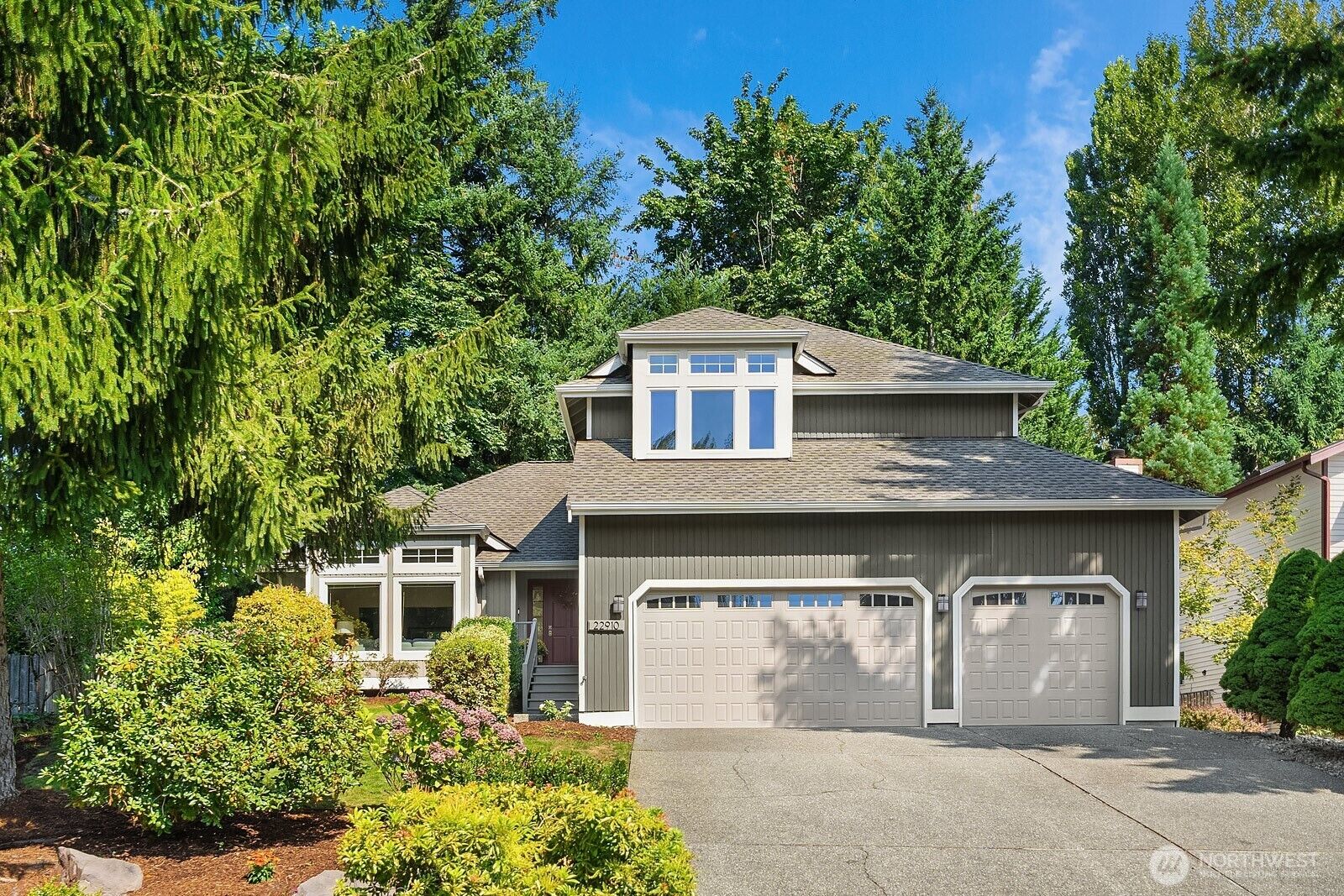 Property Photo: 22910 NE 15 Place WA 98074