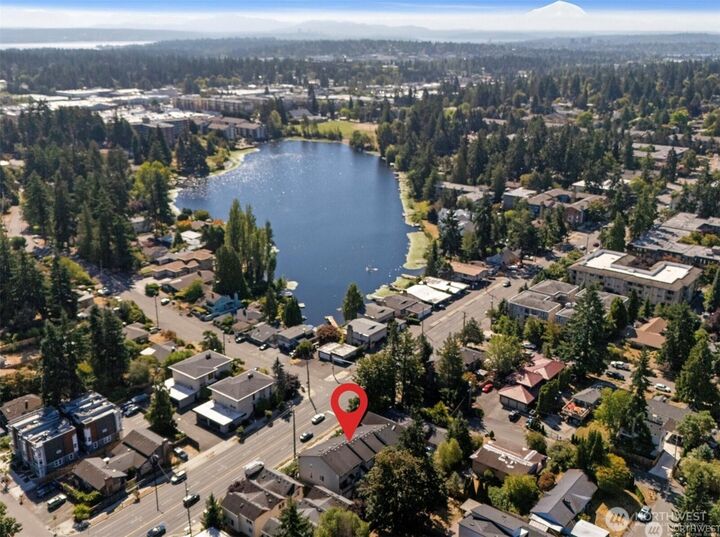 Property Photo:  13709  Greenwood Avenue N  WA 98133