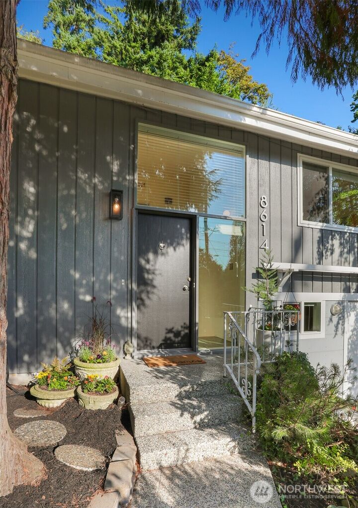 Property Photo:  8614  25th Avenue NE  WA 98115 
