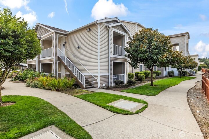 Property Photo:  10109  186th Street E 244  WA 98375 