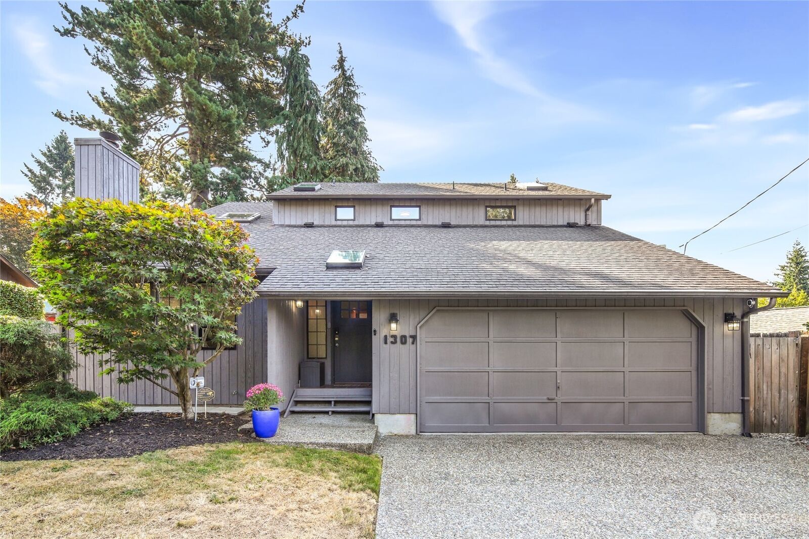 Property Photo:  1307 SW 160th Street  WA 98166 