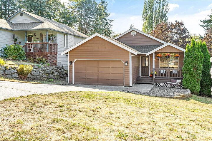 Property Photo: 1407 Toledo Street WA 98229