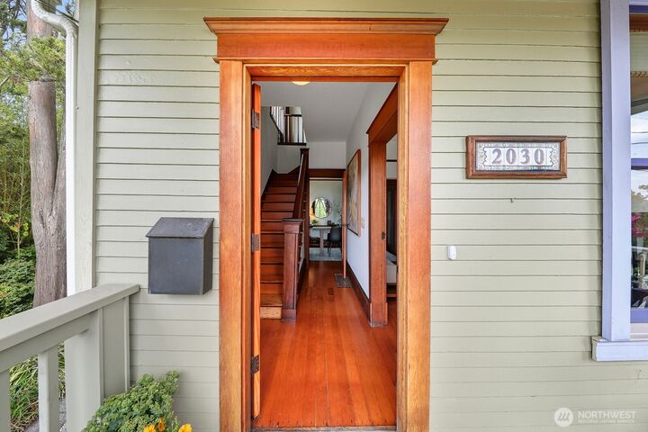 Property Photo: 2030 S Ingersoll Place WA 98144