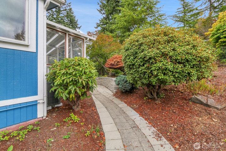 Property Photo:  1427  100th Street SW 32  WA 98204 
