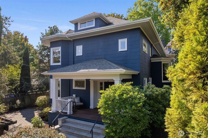 803  15th Avenue E  Seattle WA 98112 photo
