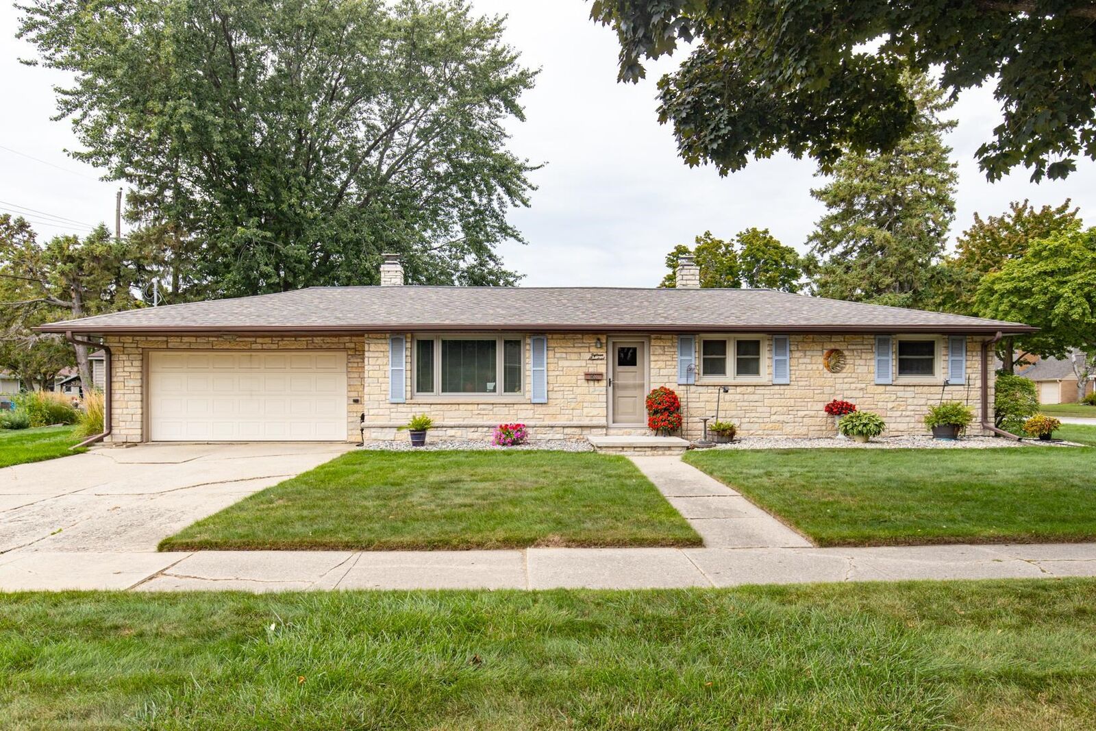 Property Photo: 1500 S Fisk Street WI 54304
