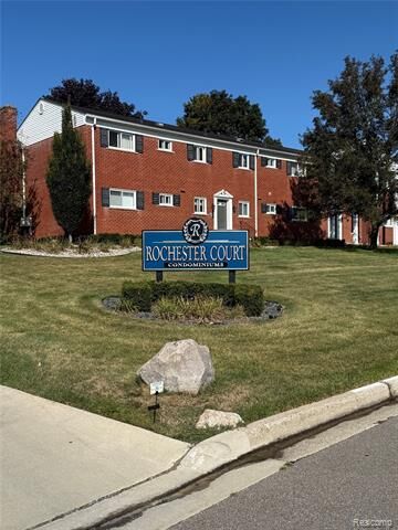 Property Photo: 1099 Tienken Court 204 MI 48306