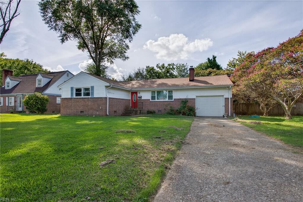 Property Photo:  6 Barron Dr  VA 23608 