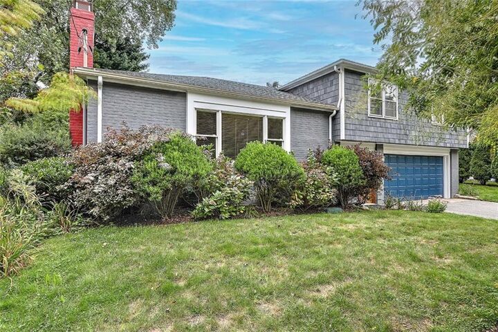 Property Photo:  342 Grotto Avenue  RI 02906 
