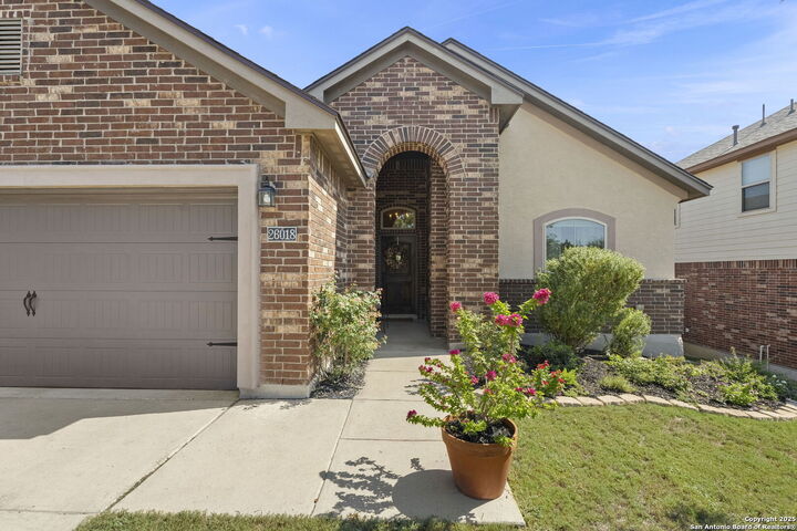 Property Photo: 26018 Canyon Wren TX 78260