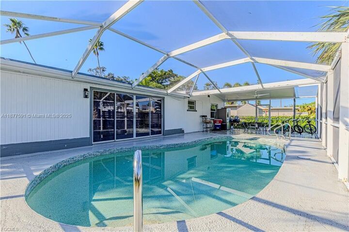 Property Photo: 1637 Winkler Ave FL 33901