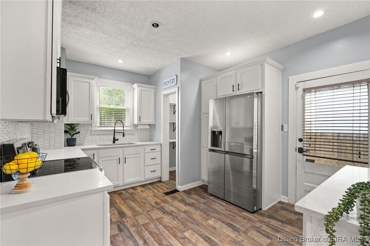 Property Photo:  307 E Maple Street  IN 47130 