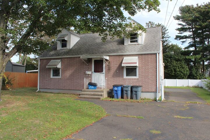 17 Guilford Court  East Haven CT 06512 photo