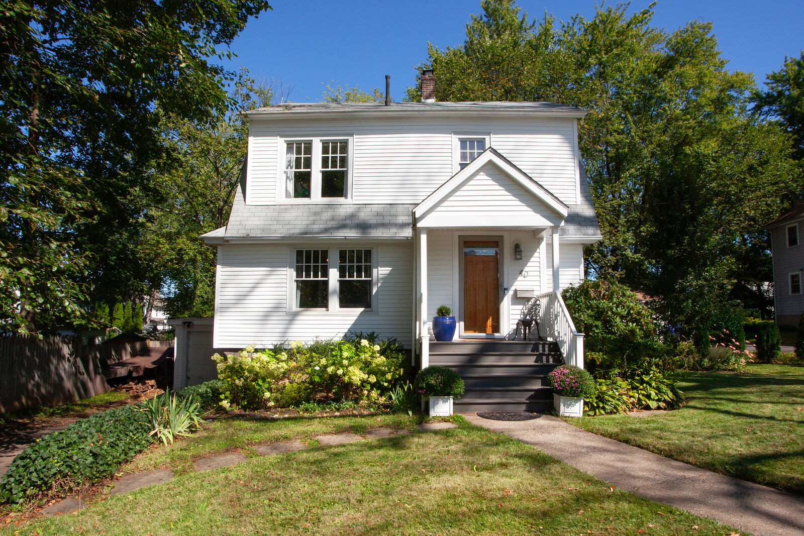 Property Photo:  40 Garden Lane  CT 06119 