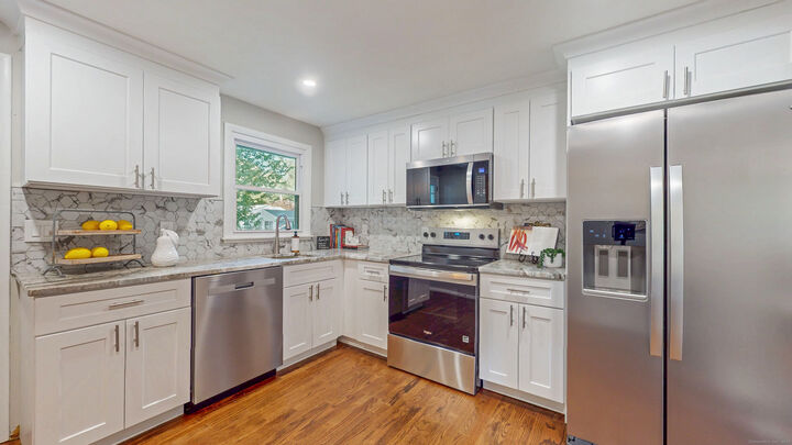 Property Photo:  54 Red Top Drive  CT 06110 