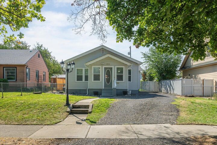 1519 W Augusta St  Spokane WA 99205 photo