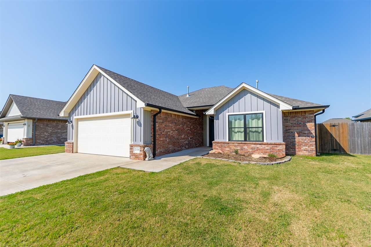 Property Photo:  2118 N Grandview Street  OK 74075-0000 