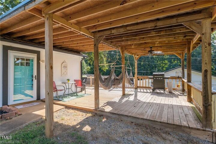 Property Photo: 307 Pinehaven Drive NC 27292