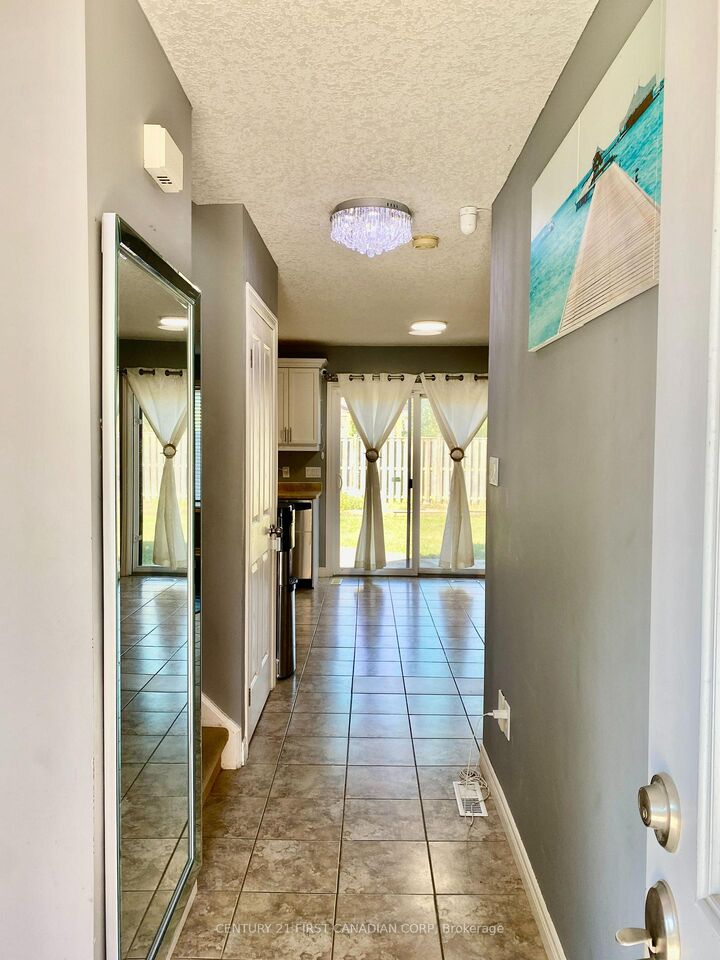 Property Photo: 1678 Blackmaple Crescent ON N5Y 6L6