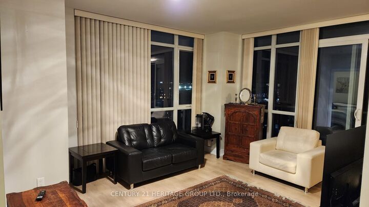 Property Photo:  9471 Yonge Street 1604  ON L4C 1V4 